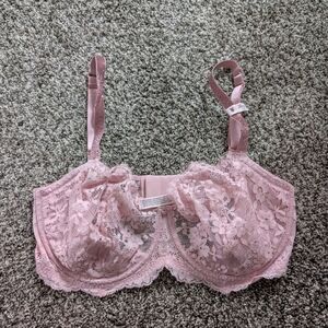 Lace Underwire Bra in Pink